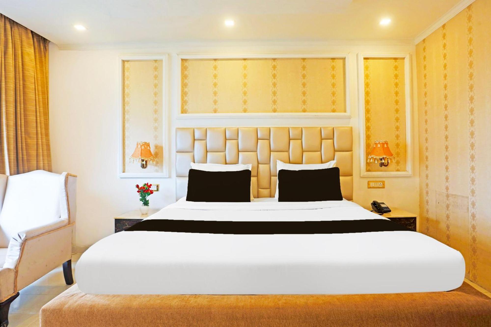 Super Townhouse Oak Dharamshala Near Maximus Mall Exteriör bild