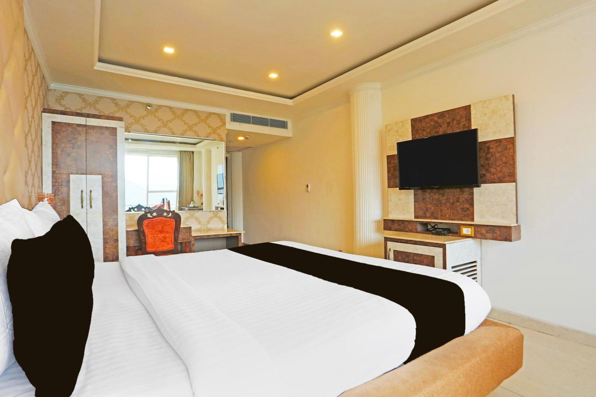 Super Townhouse Oak Dharamshala Near Maximus Mall Exteriör bild