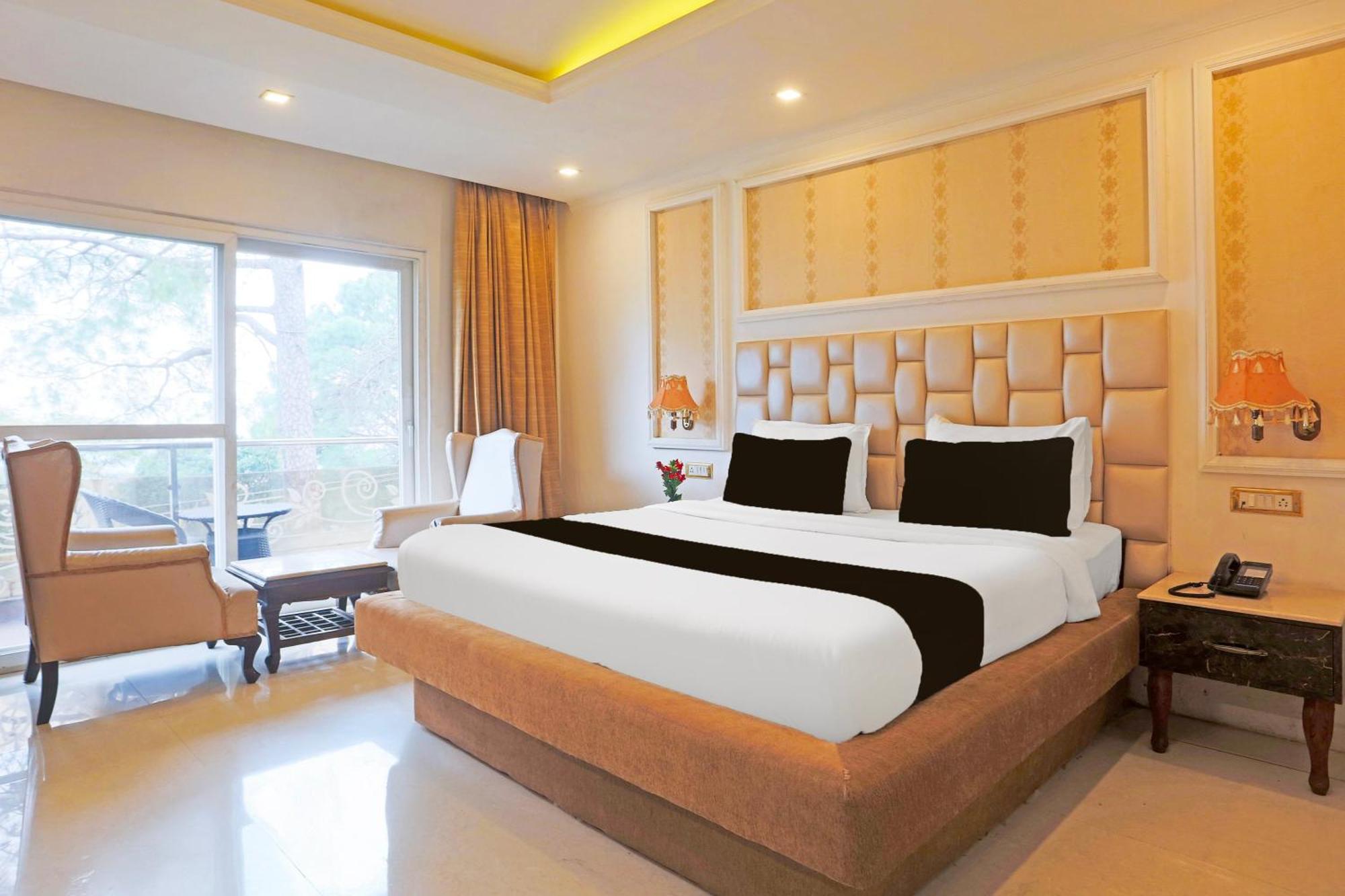Super Townhouse Oak Dharamshala Near Maximus Mall Exteriör bild