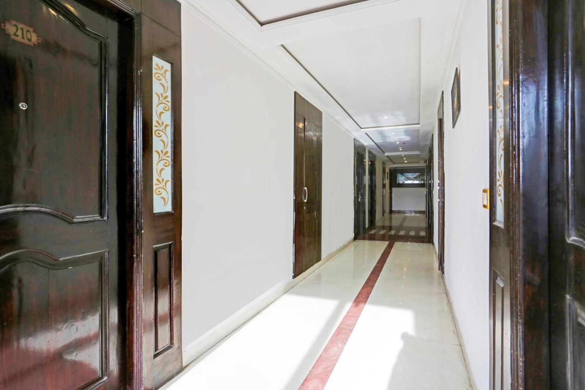 Super Townhouse Oak Dharamshala Near Maximus Mall Exteriör bild