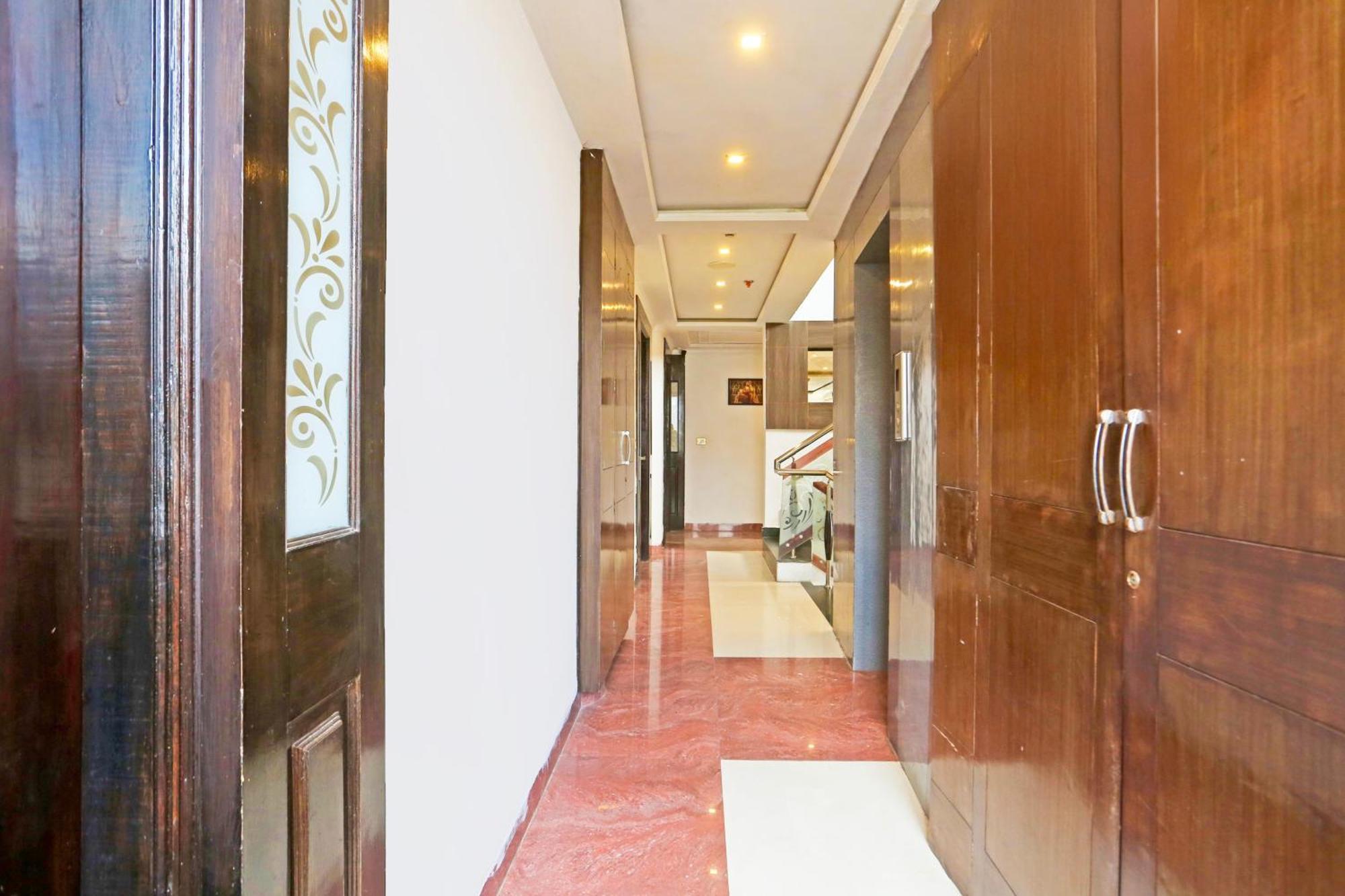Super Townhouse Oak Dharamshala Near Maximus Mall Exteriör bild